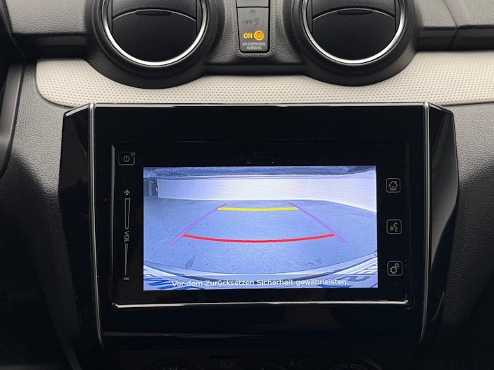 immagine del veicolo SUZUKI SWIFT