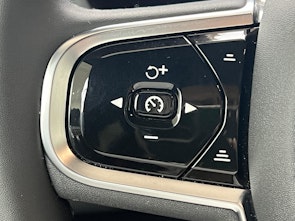 immagine del veicolo VOLVO XC60 2.0 T6 TE Plus Dark eAWD / Jetzt mit attraktivem 0.9% Leasing!