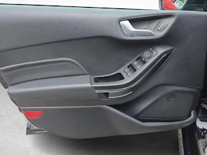 image du véhicule FORD Fiesta 1.0 EcoB Hybrid ST-Line Vignale / ab 3,99% Leasing bei Abschluss einer Protect Autoversicherung