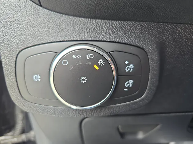 Ford Fiesta 1.0 EcoB Hybrid ST-Line Vignale / ab 3,99% Leasing bei Abschluss einer Protect Autoversicherung