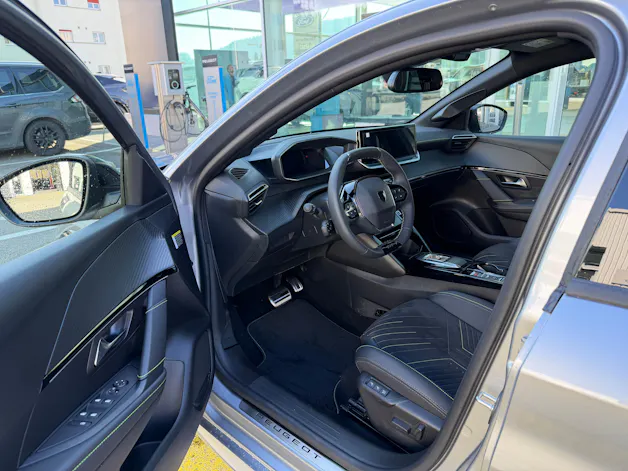 Peugeot 208 1.2 Hybrid 145 GT