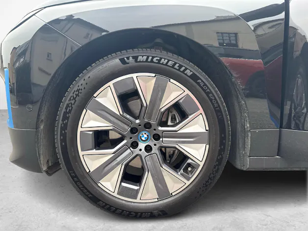 BMW iX xDrive40