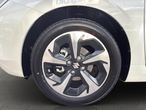 Fahrzeugbild SUZUKI Swift 1.2 Sakura Top Hybrid