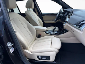 https://vehicle.imgix.net/4208531/2f725fc4-582e-4c29-9690-5fa7cd9cfd50.jpg