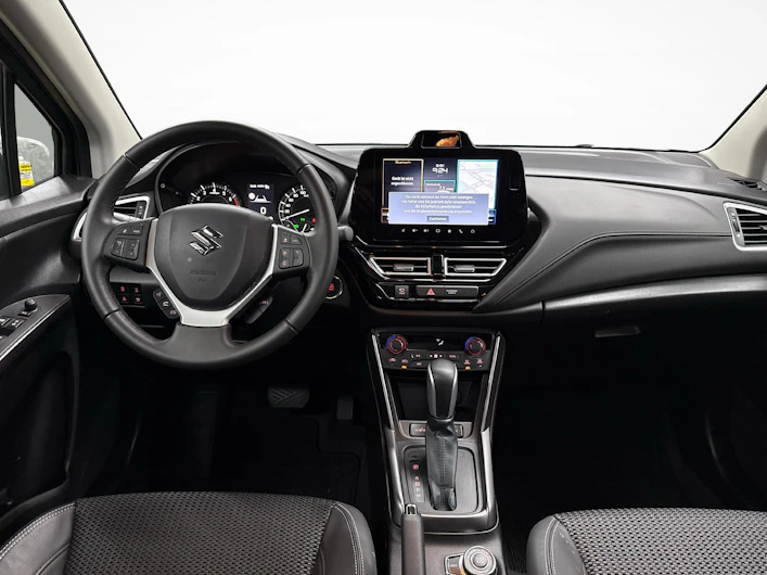 Fahrzeugbild SUZUKI S-CROSS