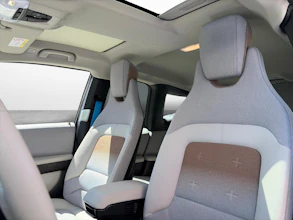 https://vehicle.imgix.net/4208659/3661fff3-76d5-40b9-855f-06619ad104d3.jpg