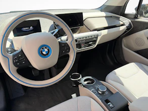 https://vehicle.imgix.net/4208659/6afe84c1-c5b0-405f-b362-443efd50ad3c.jpg