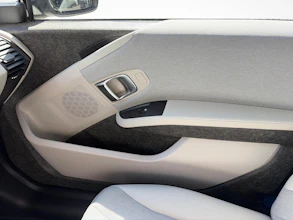 https://vehicle.imgix.net/4208659/840aa1a1-49d9-49b3-8c4f-f586895537e1.jpg