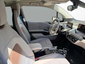 https://vehicle.imgix.net/4208659/9caf5a3d-8f1e-4673-b15e-9e496b970eb7.jpg