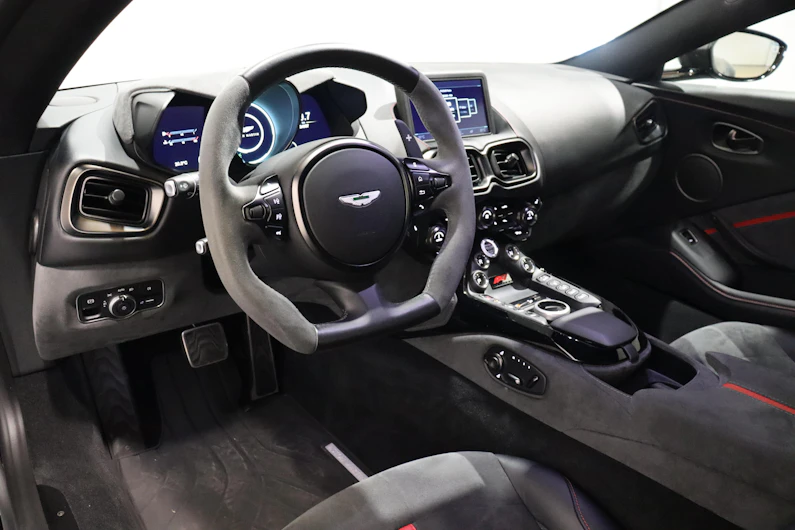 image du véhicule ASTON MARTIN V12 Vantage