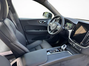 Fahrzeugbild VOLVO XC60 2.0 T8 TE Ultra Dark eAWD