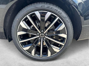 Fahrzeugbild VOLVO XC60 2.0 T8 TE Ultra Dark eAWD