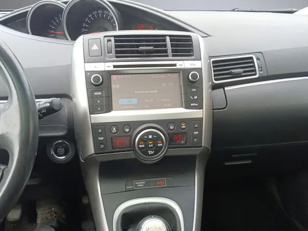 Toyota Verso 1.8 VVT-i Sol 7P