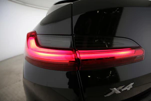 Fahrzeugbild BMW X4 20i xDrive