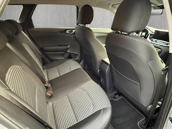 Fahrzeugbild 10 Fahrzeugbild 10