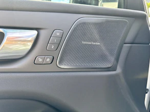 https://vehicle.imgix.net/4208961/140ac1a5-1a16-4170-bbe0-88621d1cdd37.jpg