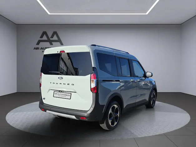 Ford E-Tourneo Courier Active