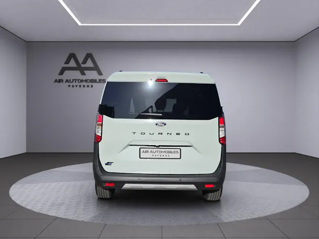 Ford E-Tourneo Courier Active
