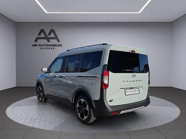 Ford E-Tourneo Courier Active