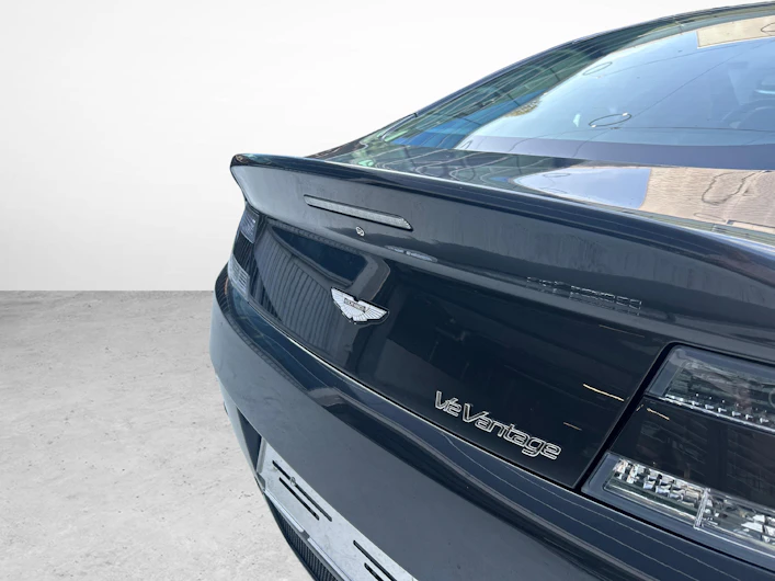 Fahrzeugbild ASTON MARTIN VANTAGE