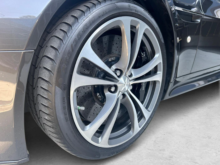 Fahrzeugbild ASTON MARTIN VANTAGE