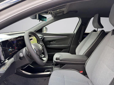 MITSUBISHI ECLIPSE CROSS 9