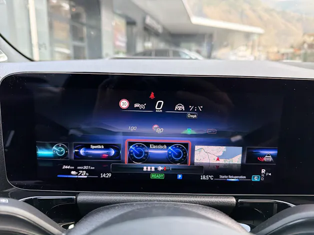 Mercedes-Benz EQA 350 AMG Line 4Matic