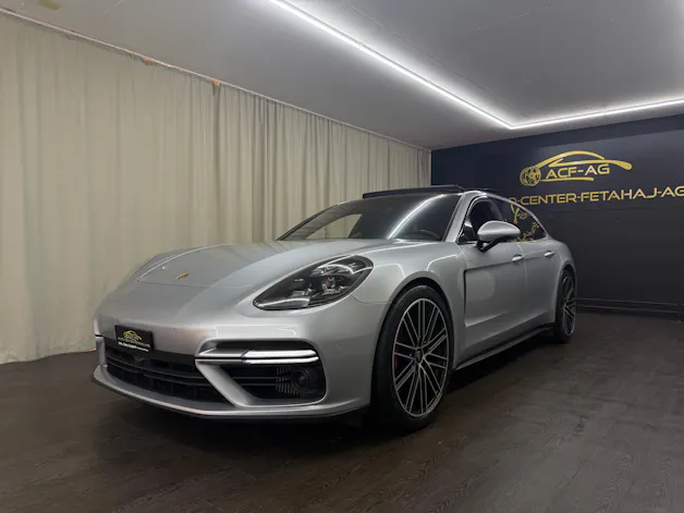 Porsche Panamera Turbo Sport Tursimo PDK