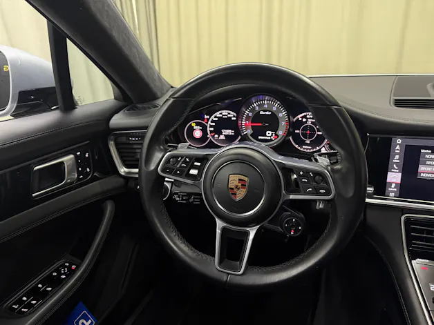 Porsche Panamera Turbo Sport Tursimo PDK