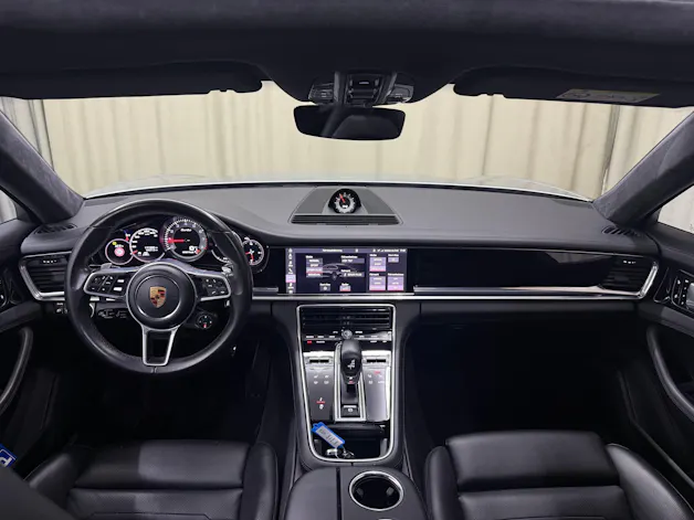 Porsche Panamera Turbo Sport Tursimo PDK