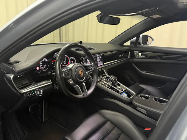 Porsche Panamera Turbo Sport Tursimo PDK