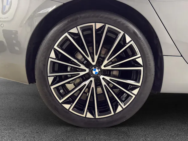 BMW 223d Active Tourer xDrive DKG