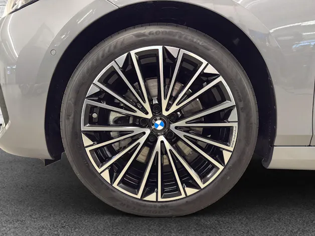 BMW 223d Active Tourer xDrive DKG