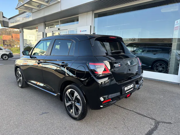 Suzuki Swift 1.2 Sakura Top Hybrid