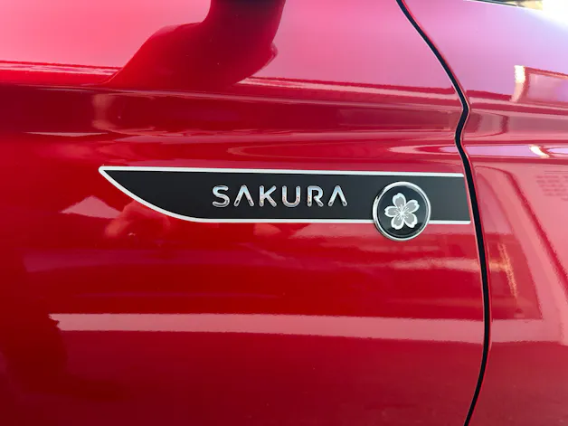 Suzuki Swift 1.2 Sakura Top Hybrid 4x4