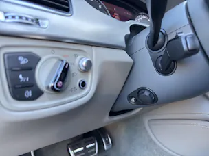 Audi S8 4.0 V8 TFSI quattro T-Tronic