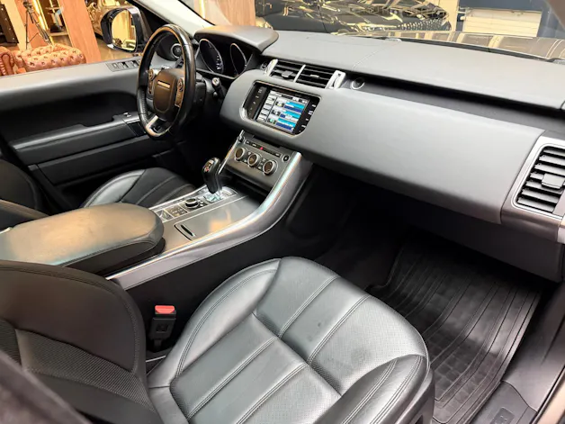 Land Rover Range Rover Sport 3.0 TDV6 SE