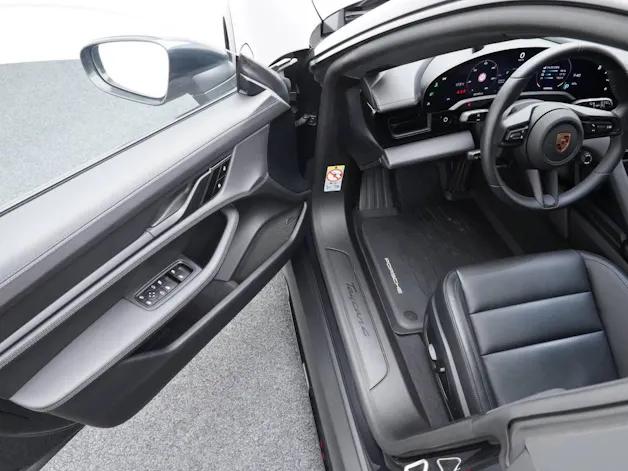 Porsche Taycan 4 Cross Turismo