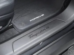 Porsche Taycan 4 Cross Turismo