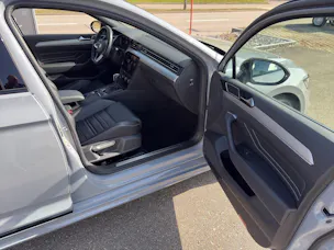 VW Passat Variant 2.0 TSI R-Line Design DSG 4m