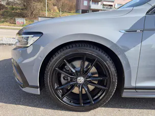 VW Passat Variant 2.0 TSI R-Line Design DSG 4m