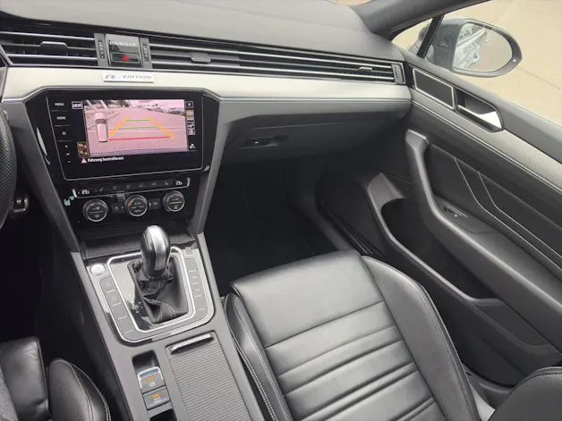 VW Passat Variant 2.0 TSI R-Line Design DSG 4m