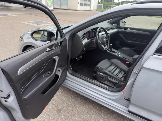 VW Passat Variant 2.0 TSI R-Line Design DSG 4m