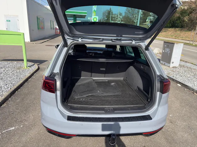VW Passat Variant 2.0 TSI R-Line Design DSG 4m