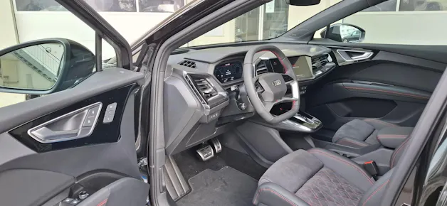 Audi Q4 e-tron 45 Edition Swiss Ski quattro