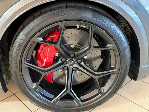 Audi RSQ8 performance quattro