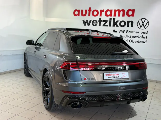Audi RSQ8 performance quattro