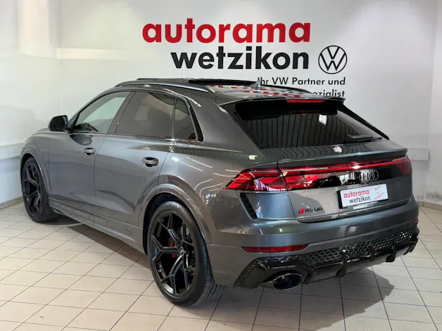 Audi RSQ8 performance quattro