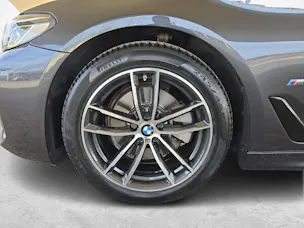 BMW 520d xDrive Touring / Jetzt mit attraktivem 1.9% Leasing!