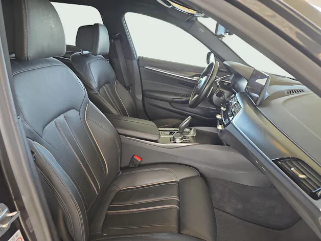 BMW 520d xDrive Touring / Jetzt mit attraktivem 1.9% Leasing!